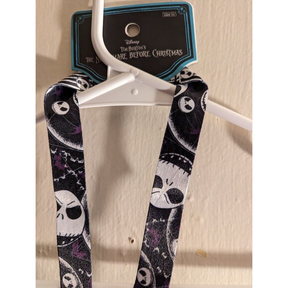 Nightmare Before Christmas Lanyard and Fuzzy Slippers Socks Set Bundle - Picture 2 of 6